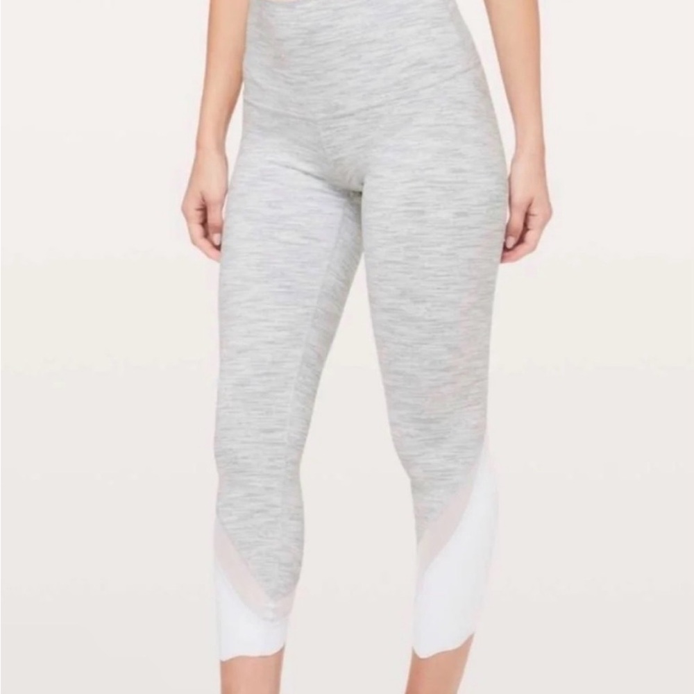Lululemon Wunder Under Scalloped Hem, High-rise 23” Leggings size 2